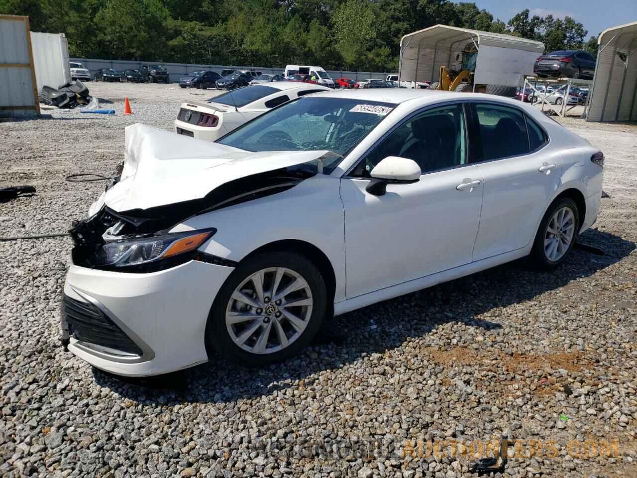 4T1C11AK6NU499561 TOYOTA CAMRY 2022