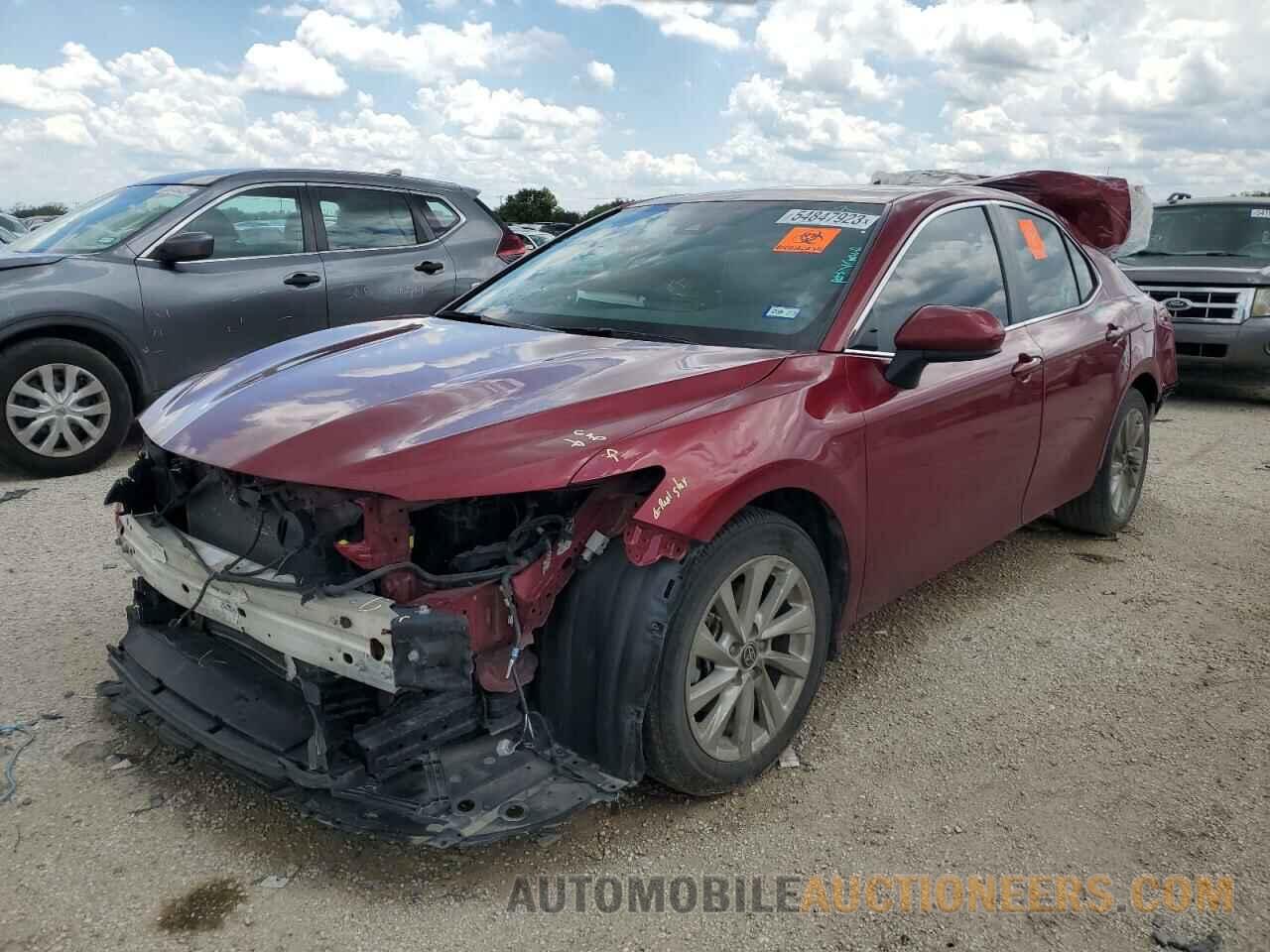 4T1C11AK6NU631704 TOYOTA CAMRY 2022