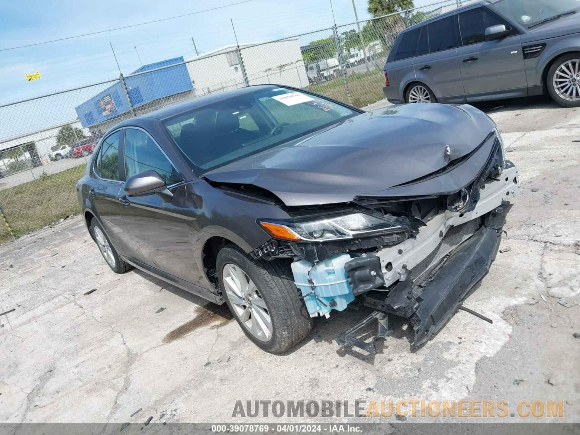 4T1C11AK6NU638166 TOYOTA CAMRY 2022