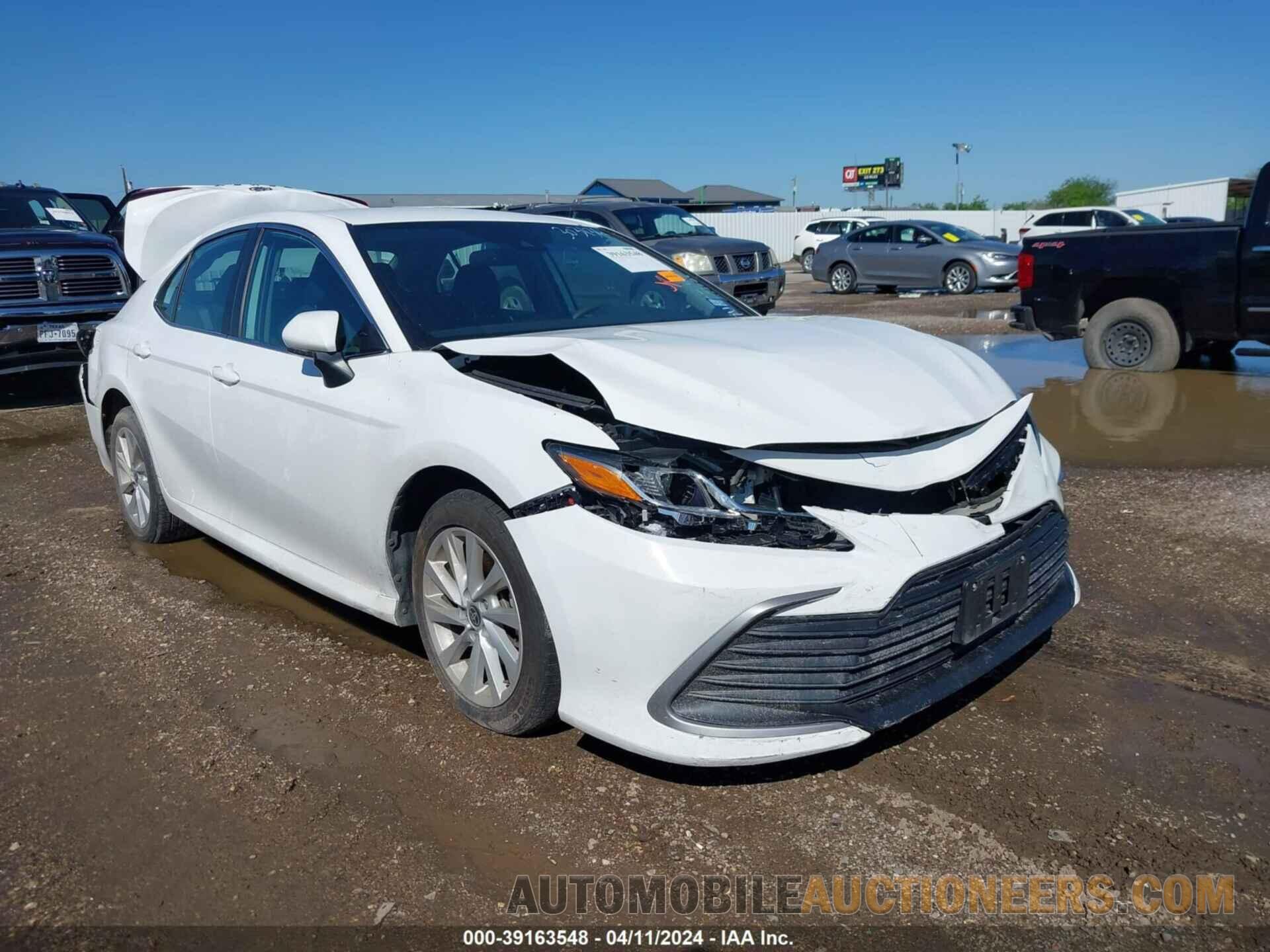 4T1C11AK6NU639074 TOYOTA CAMRY 2022