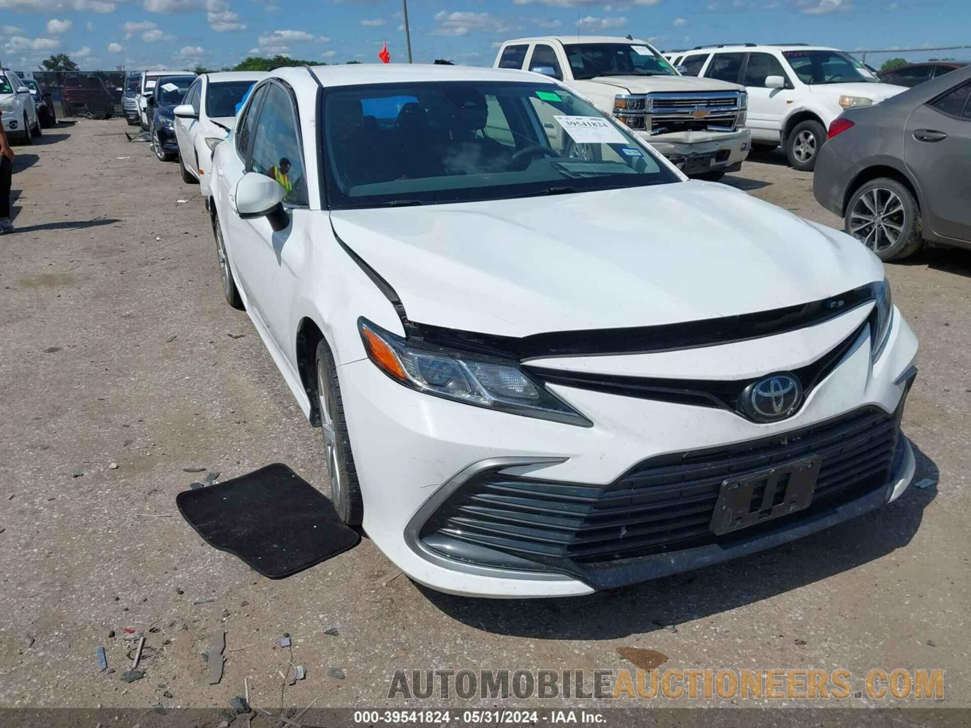 4T1C11AK6NU639964 TOYOTA CAMRY 2022