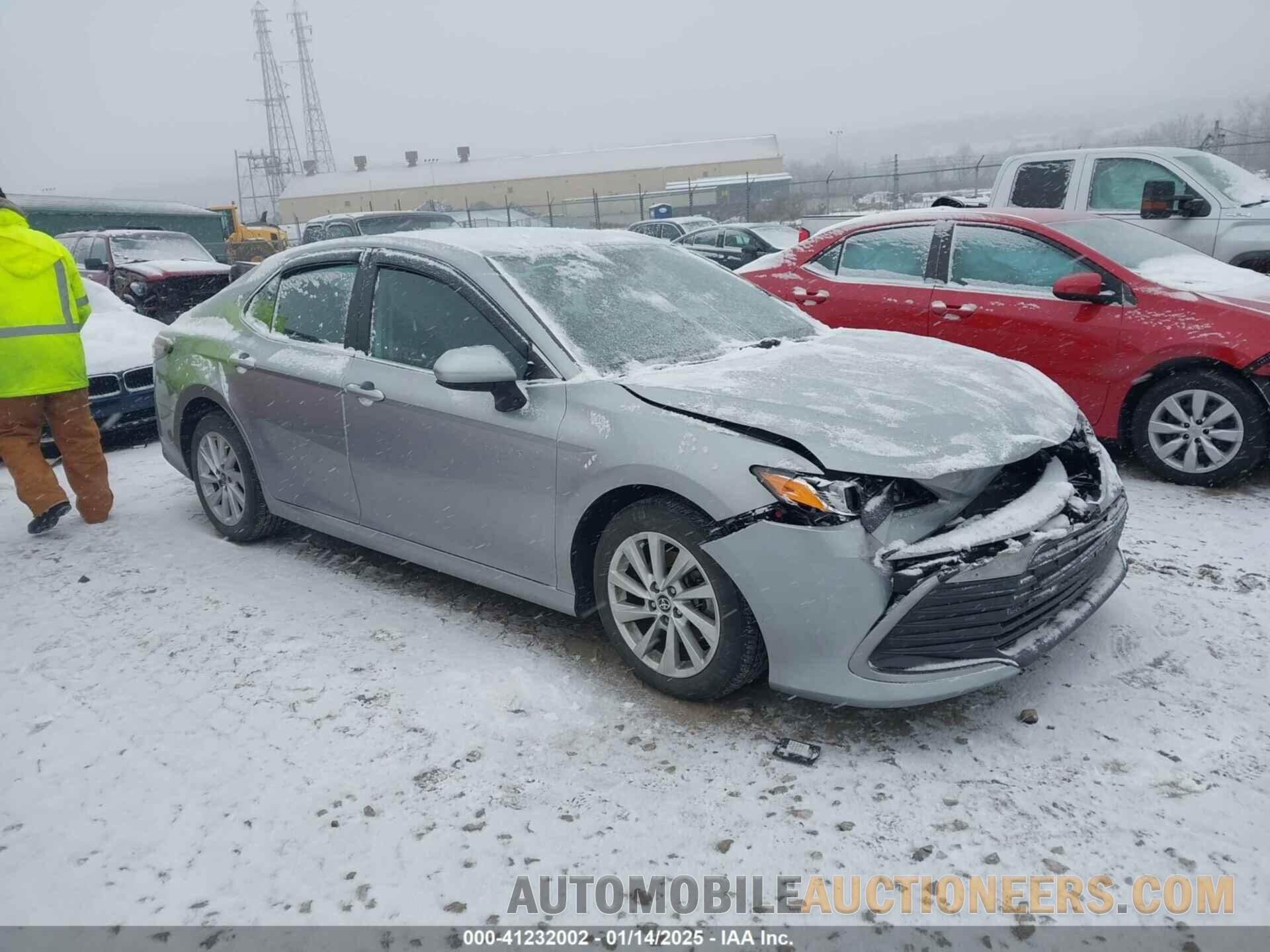 4T1C11AK6NU653489 TOYOTA CAMRY 2022