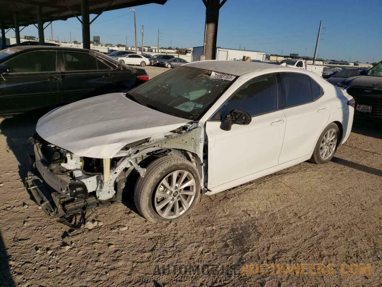 4T1C11AK6NU689618 TOYOTA CAMRY 2022