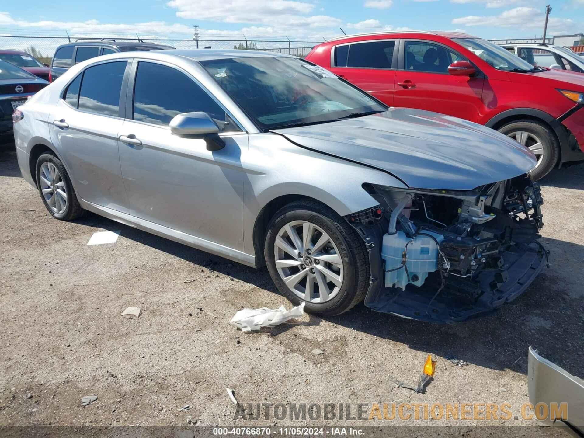 4T1C11AK6NU696181 TOYOTA CAMRY 2022