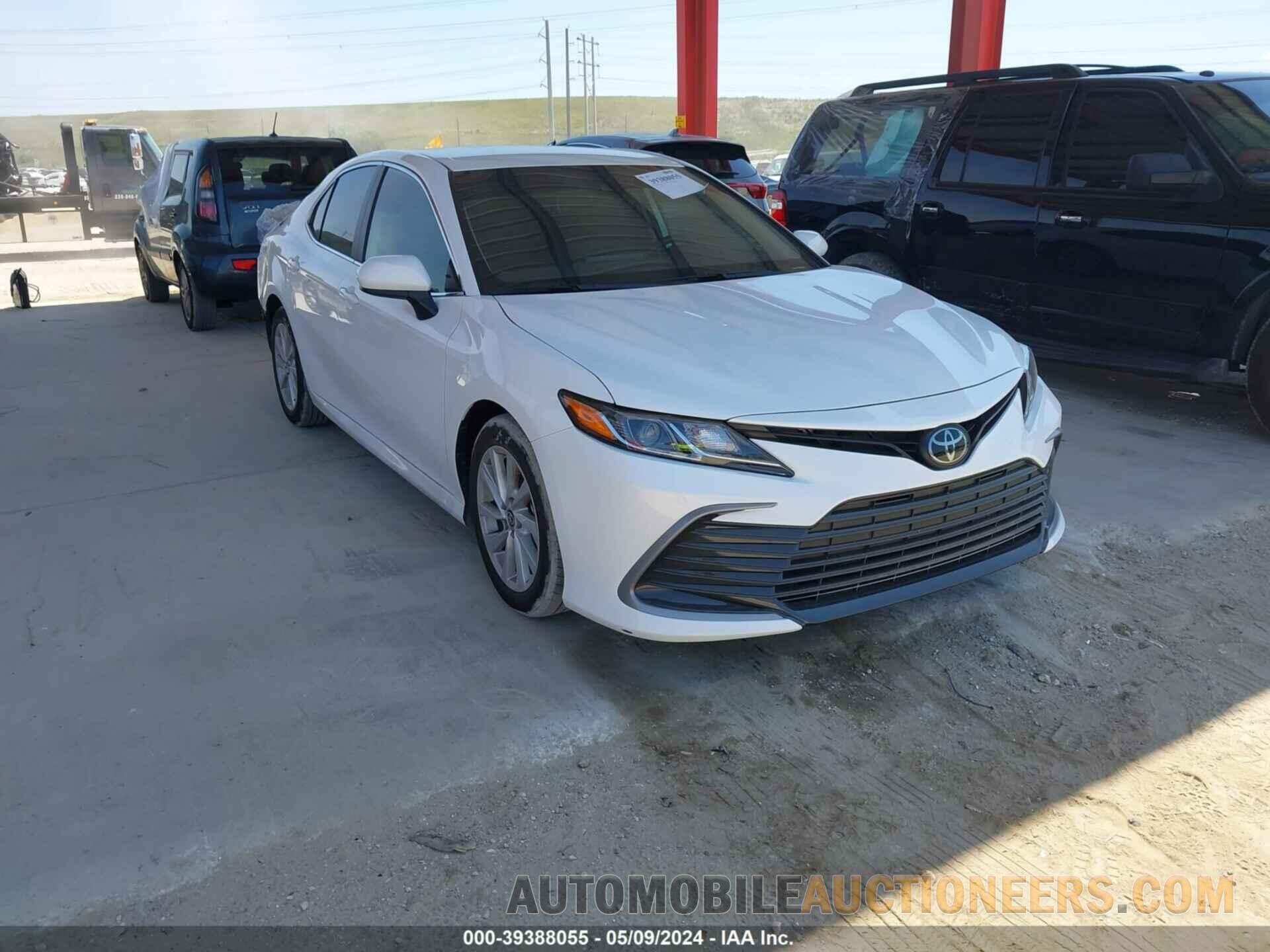 4T1C11AK6NU715294 TOYOTA CAMRY 2022