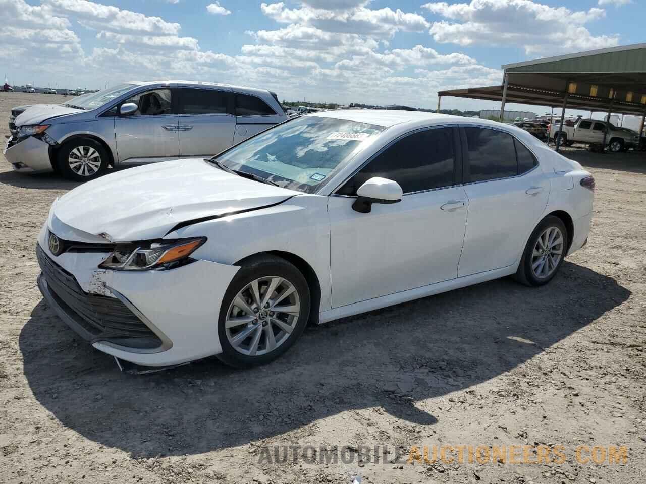 4T1C11AK7MU437889 TOYOTA CAMRY 2021