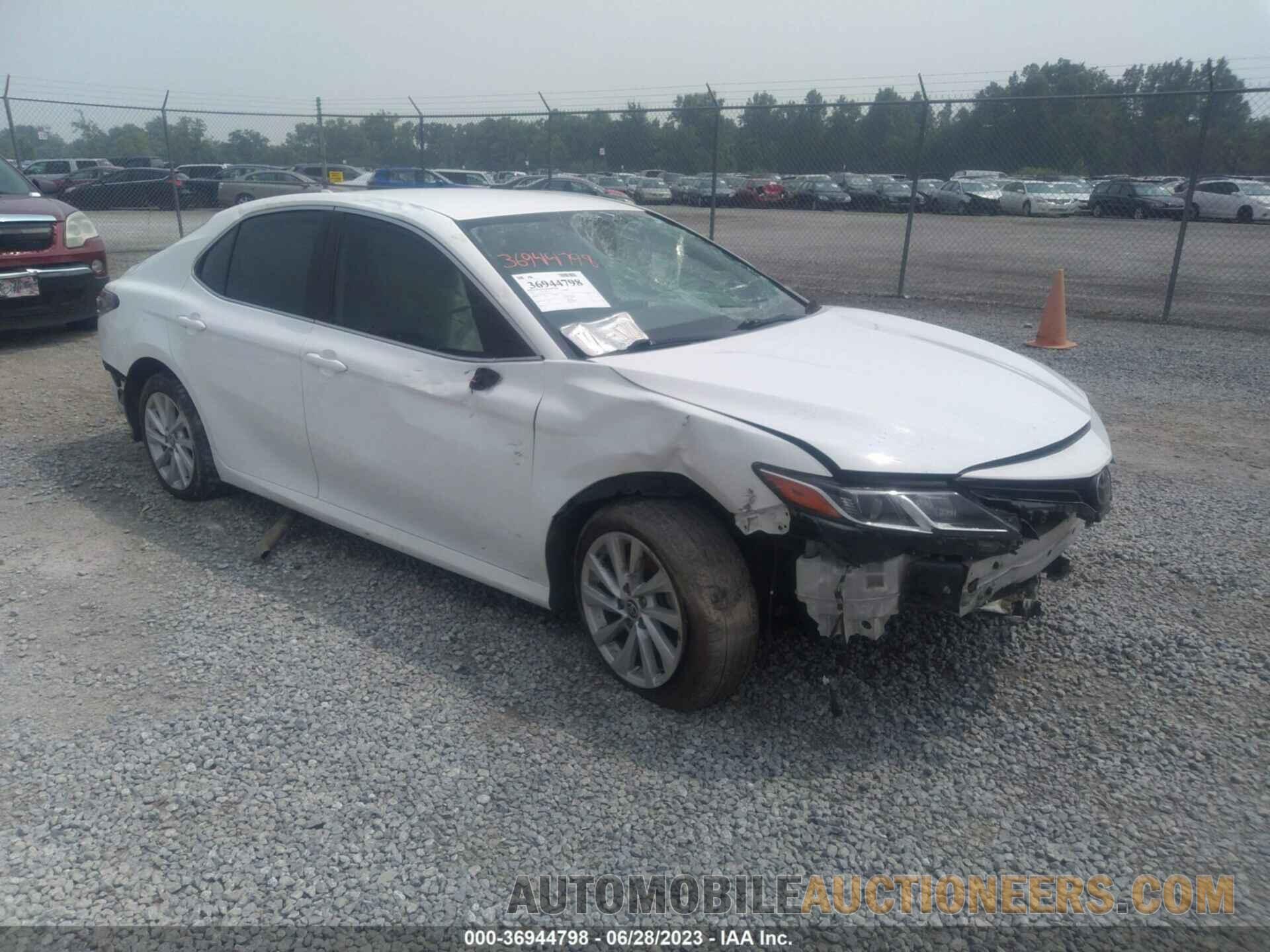 4T1C11AK7MU454157 TOYOTA CAMRY 2021