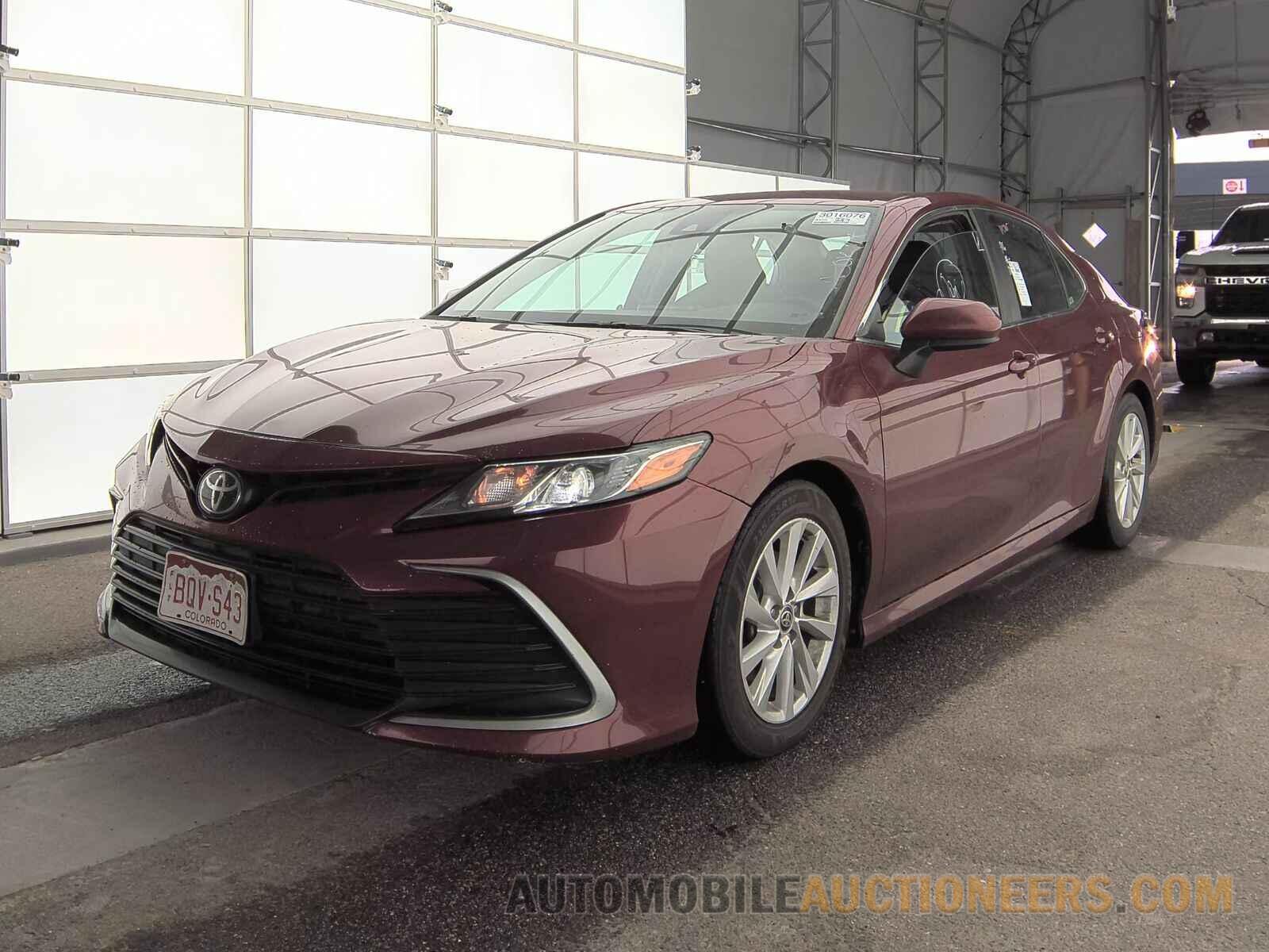 4T1C11AK7MU466809 Toyota Camry 2021