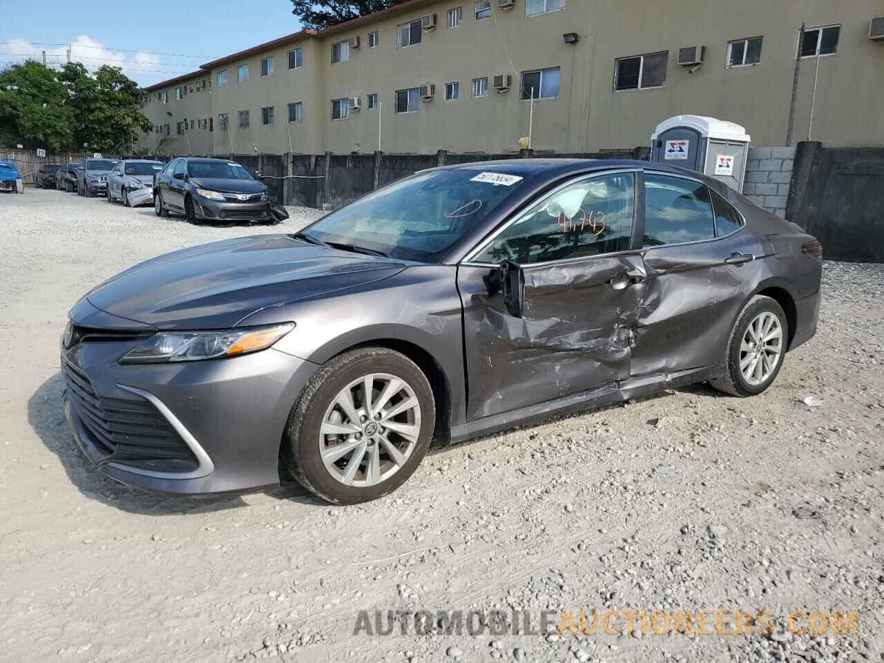 4T1C11AK7MU476353 TOYOTA CAMRY 2021