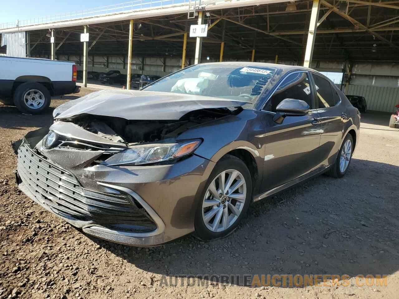 4T1C11AK7MU484338 TOYOTA CAMRY 2021