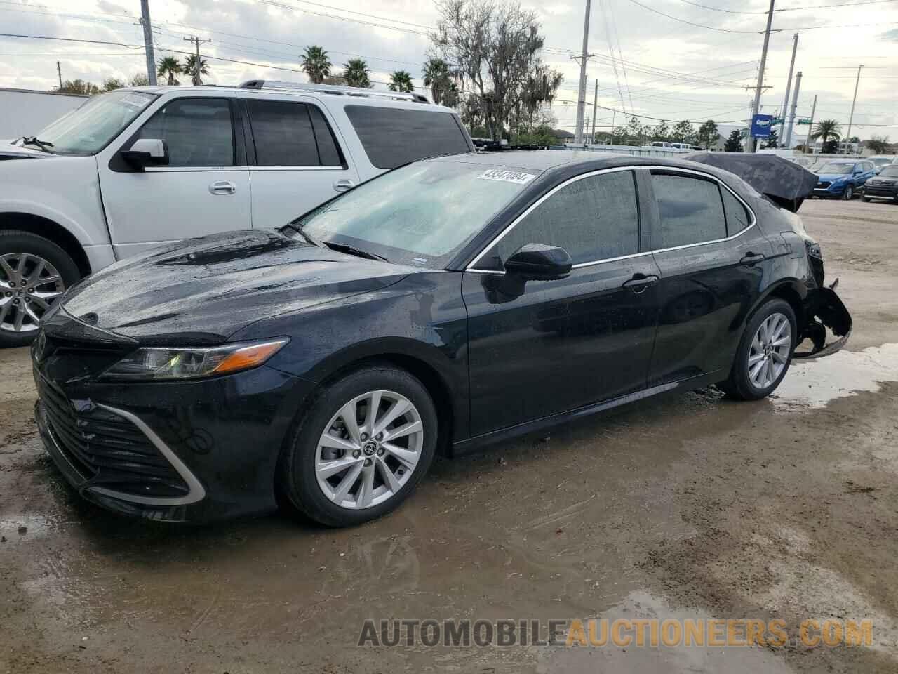 4T1C11AK7MU488261 TOYOTA CAMRY 2021