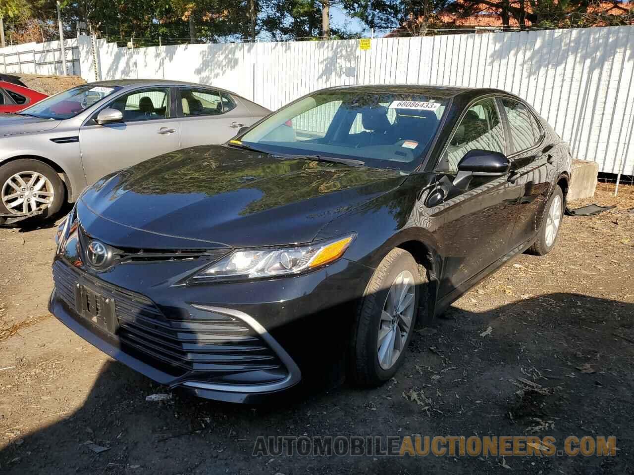 4T1C11AK7MU518357 TOYOTA CAMRY 2021