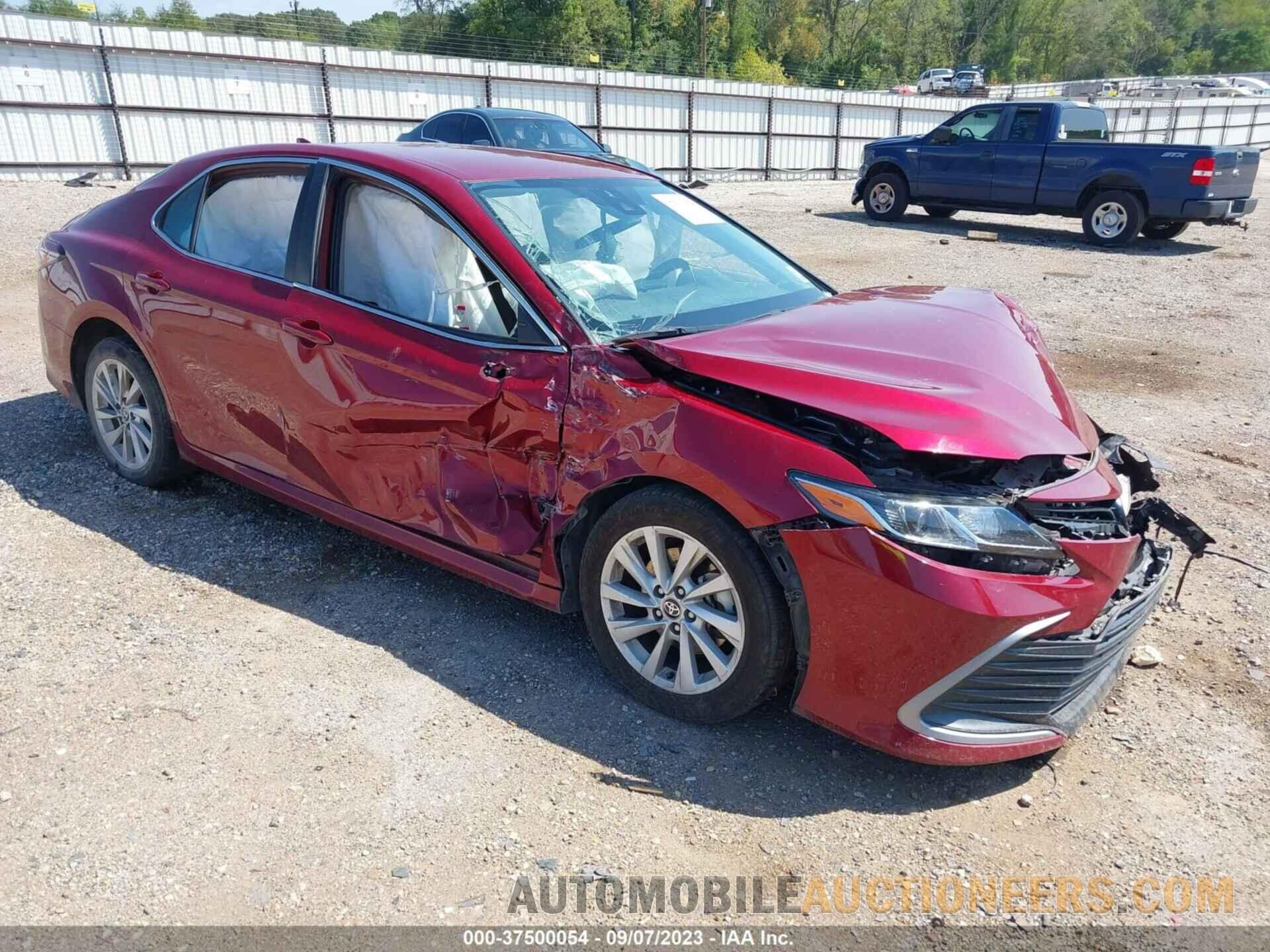 4T1C11AK7MU518715 TOYOTA CAMRY 2021