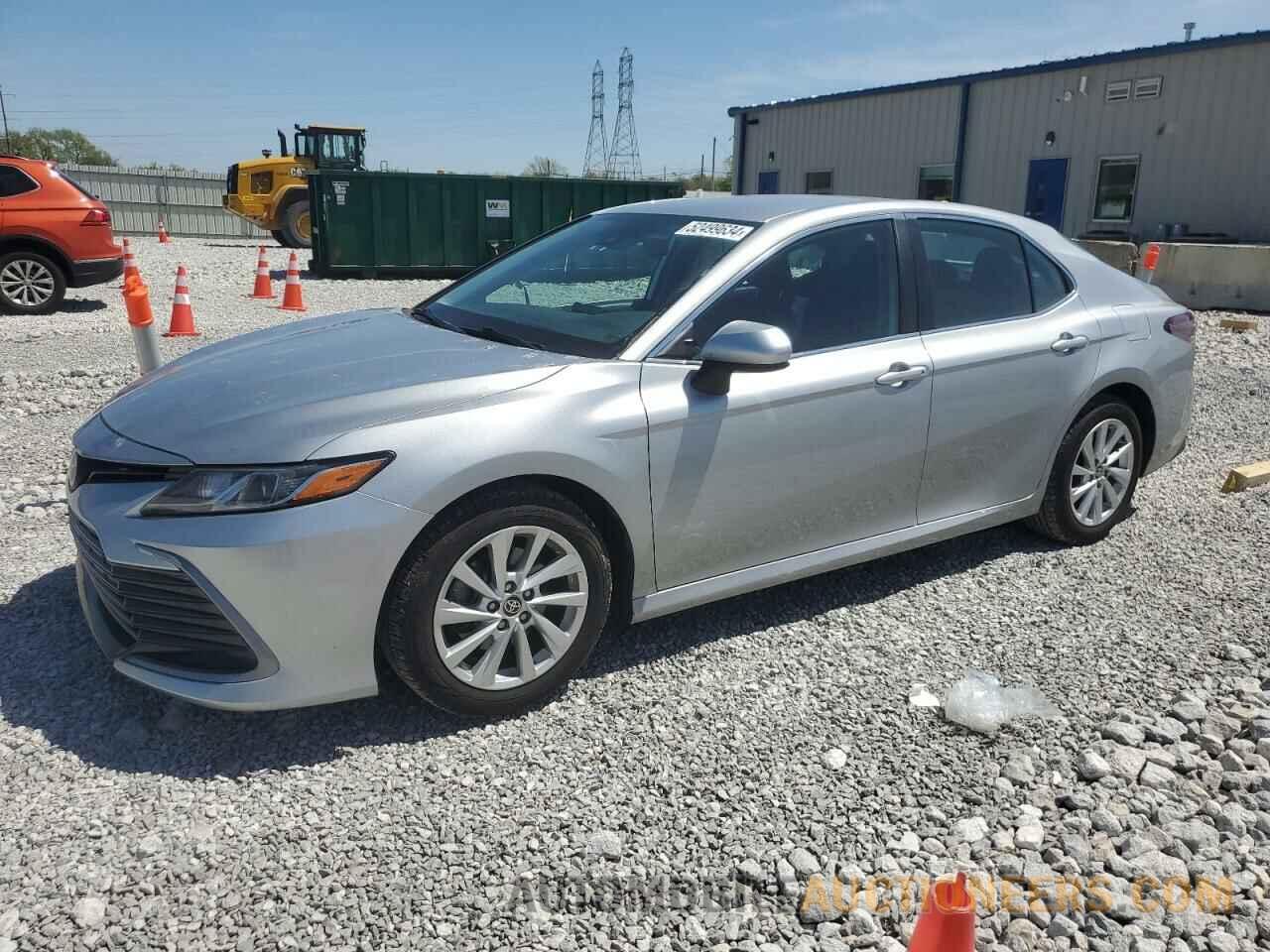 4T1C11AK7MU562911 TOYOTA CAMRY 2021