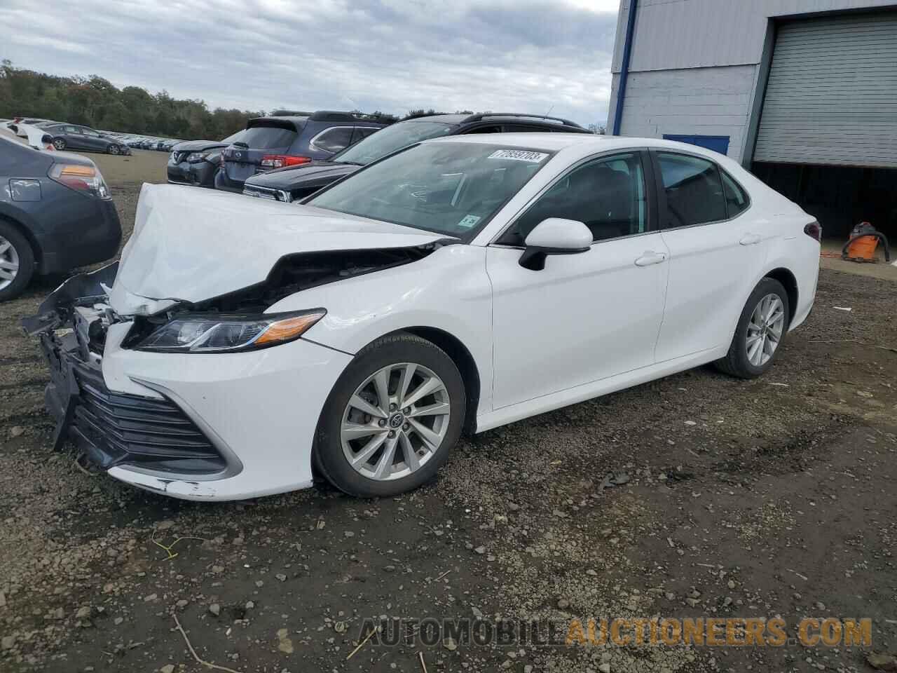 4T1C11AK7MU568563 TOYOTA CAMRY 2021