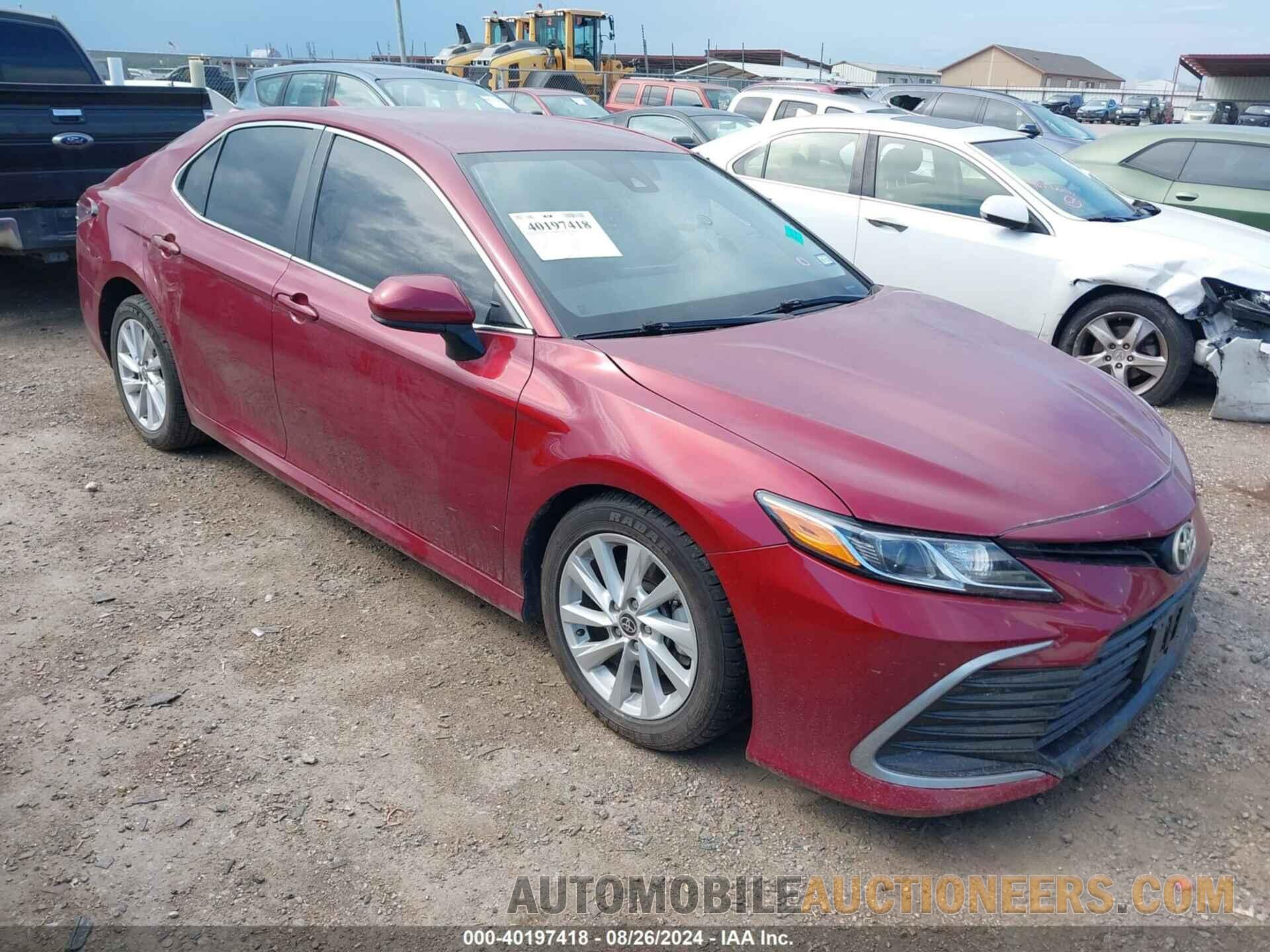 4T1C11AK7MU572029 TOYOTA CAMRY 2021