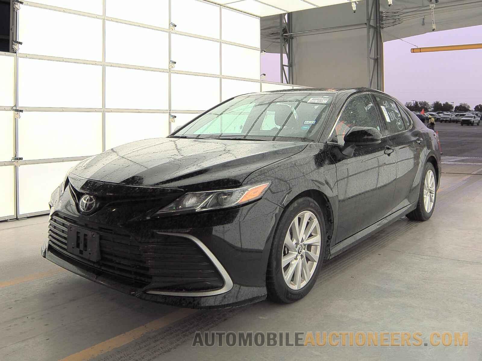 4T1C11AK7MU584472 Toyota Camry 2021