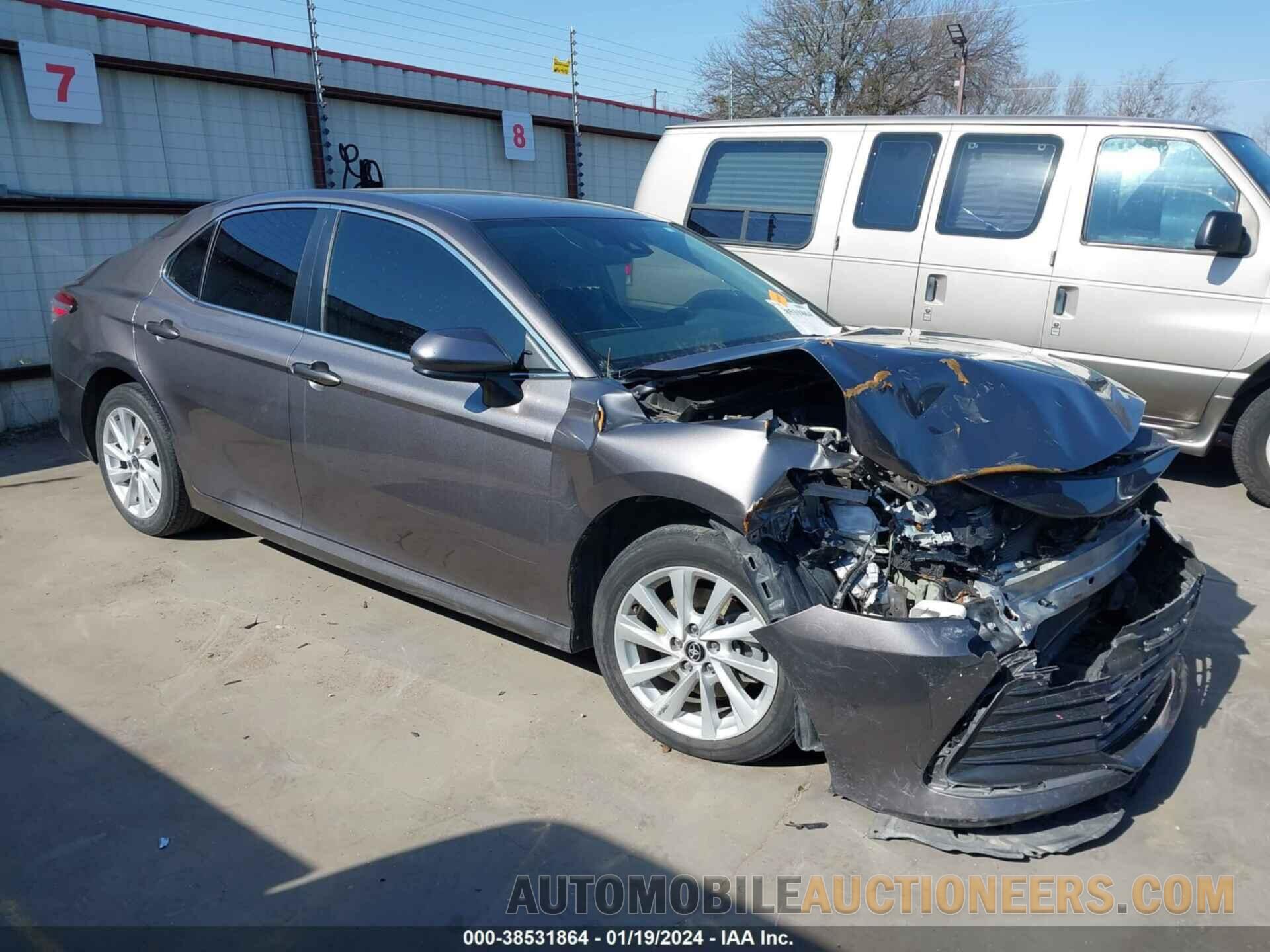 4T1C11AK7MU606325 TOYOTA CAMRY 2021