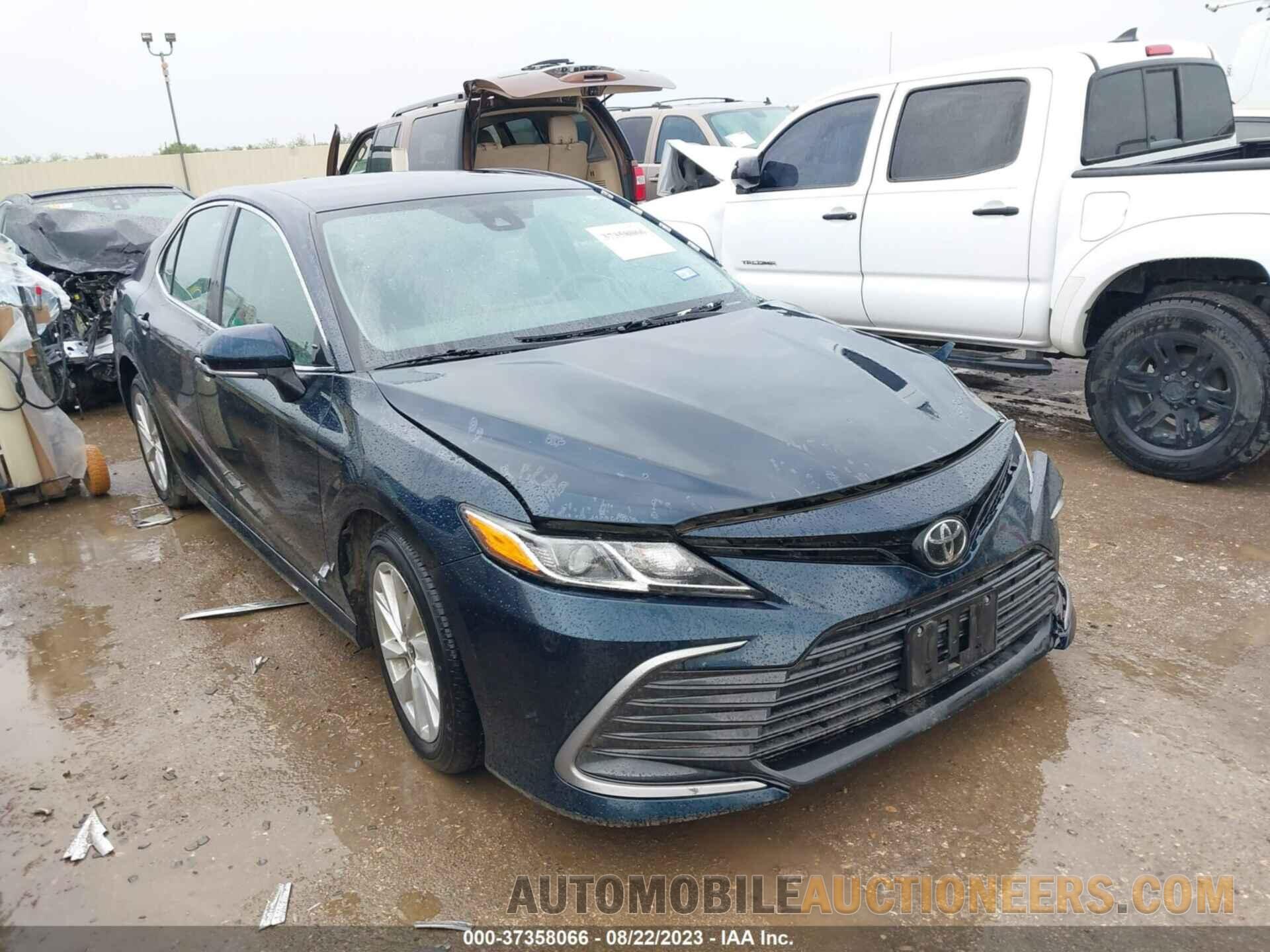 4T1C11AK7MU610519 TOYOTA CAMRY 2021