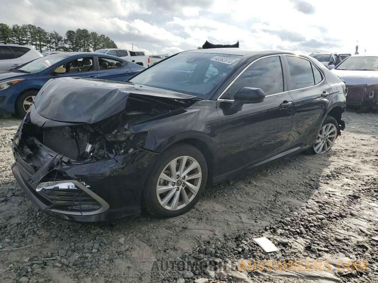 4T1C11AK7NU057212 TOYOTA CAMRY 2022