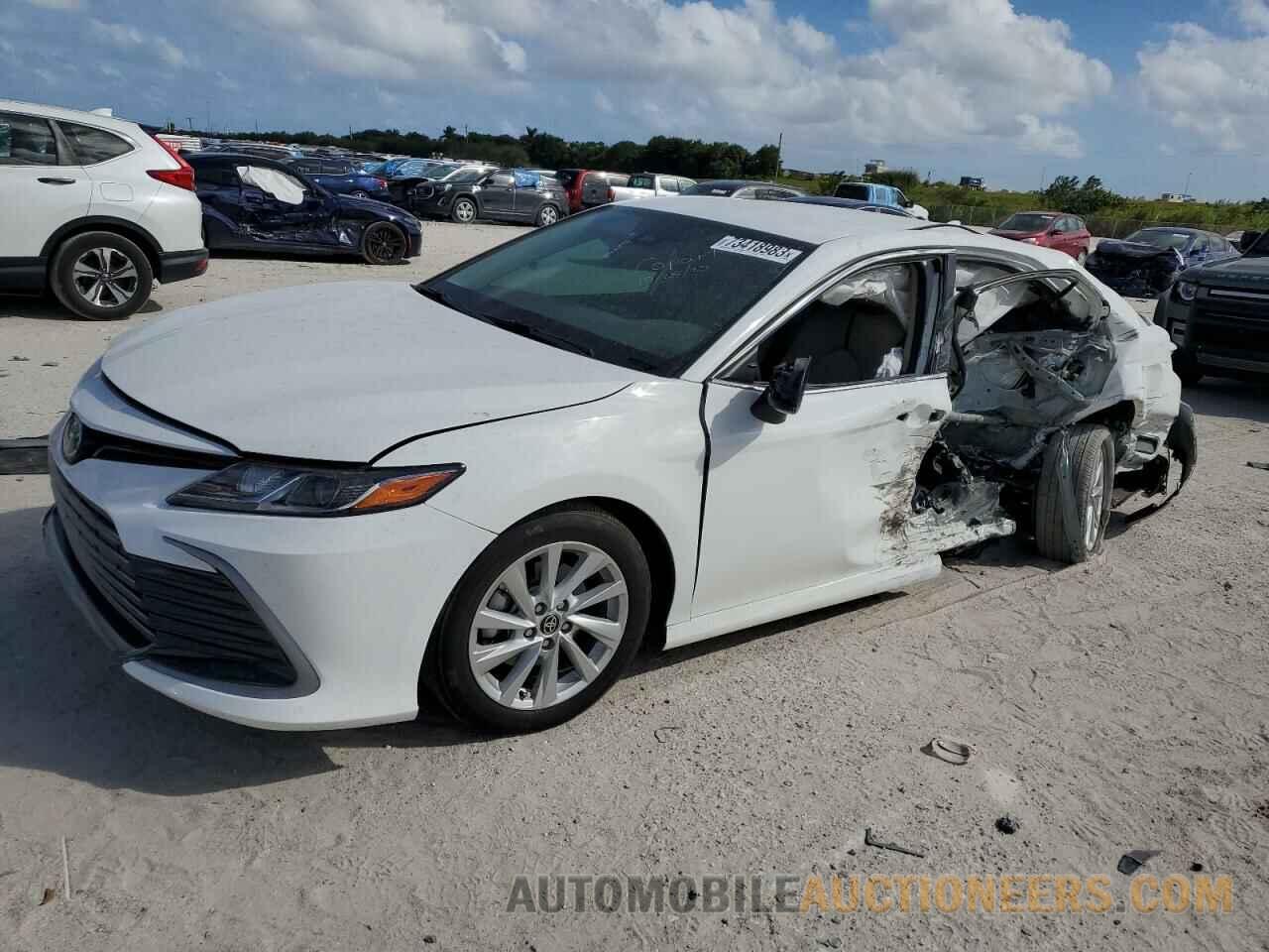 4T1C11AK7NU058909 TOYOTA CAMRY 2022