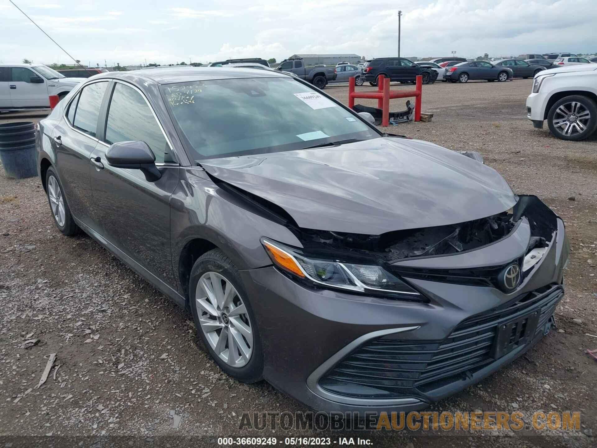 4T1C11AK7NU632201 TOYOTA CAMRY 2022