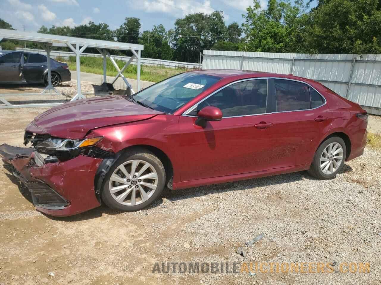 4T1C11AK7NU639682 TOYOTA CAMRY 2022