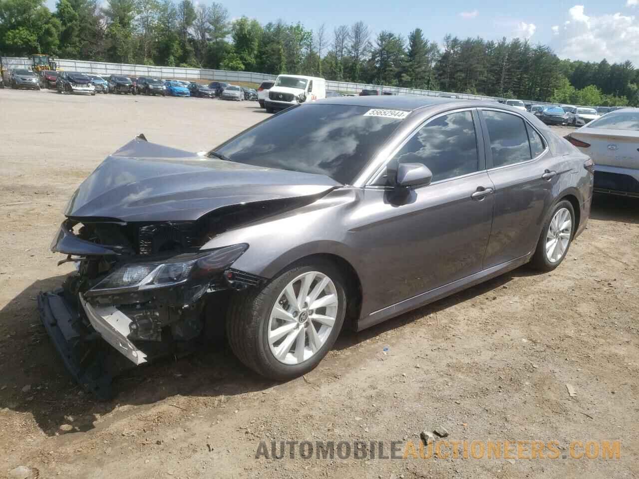 4T1C11AK7NU645093 TOYOTA CAMRY 2022