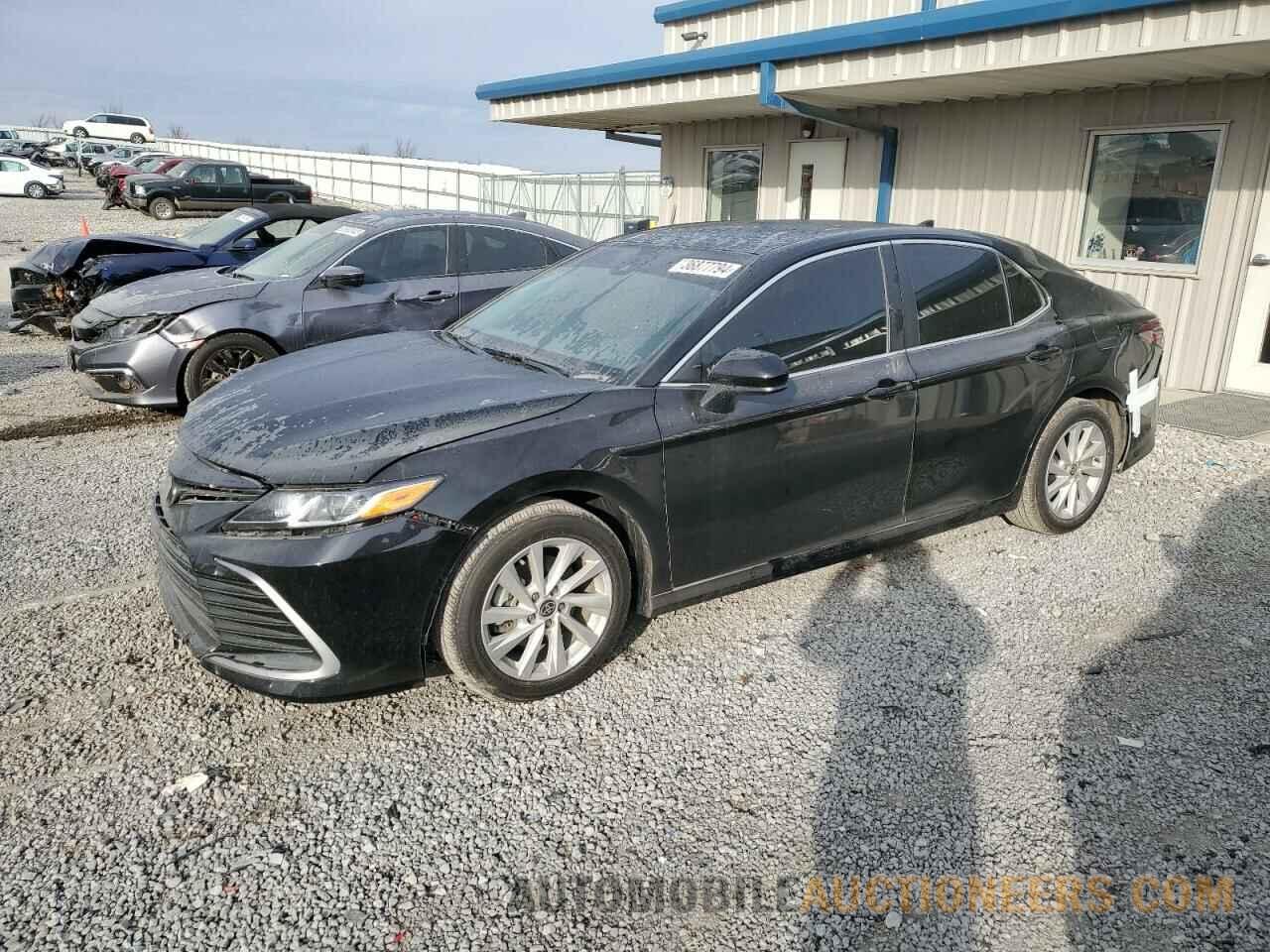 4T1C11AK7NU650374 TOYOTA CAMRY 2022