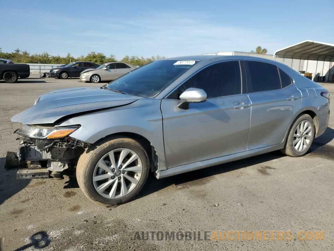 4T1C11AK7NU653002 TOYOTA CAMRY 2022