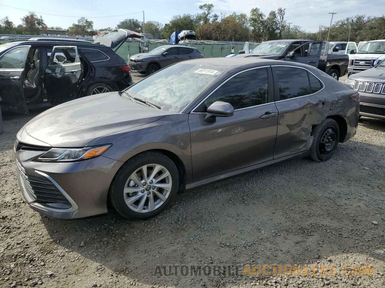 4T1C11AK7NU657728 TOYOTA CAMRY 2022