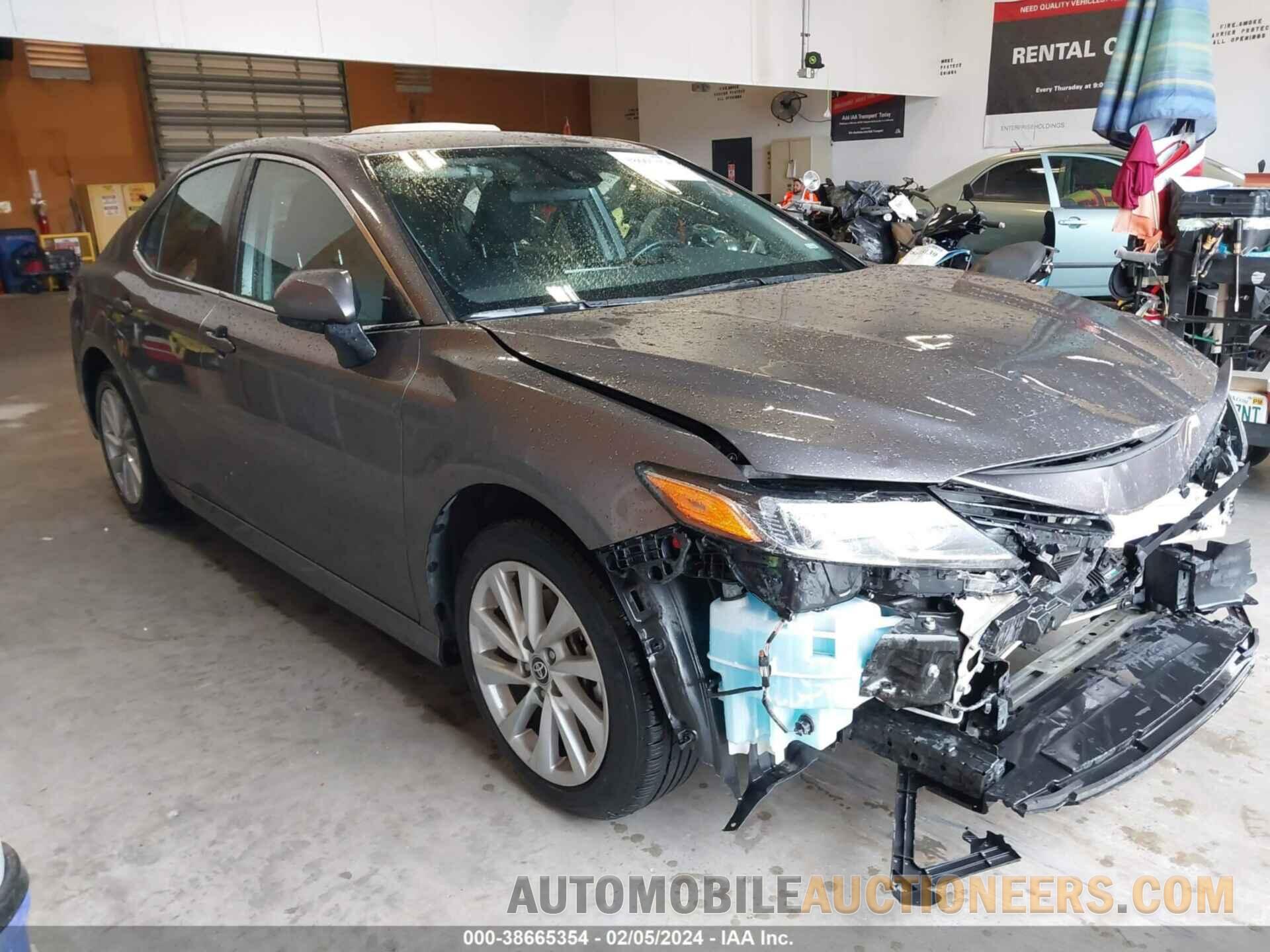 4T1C11AK7NU663920 TOYOTA CAMRY 2022