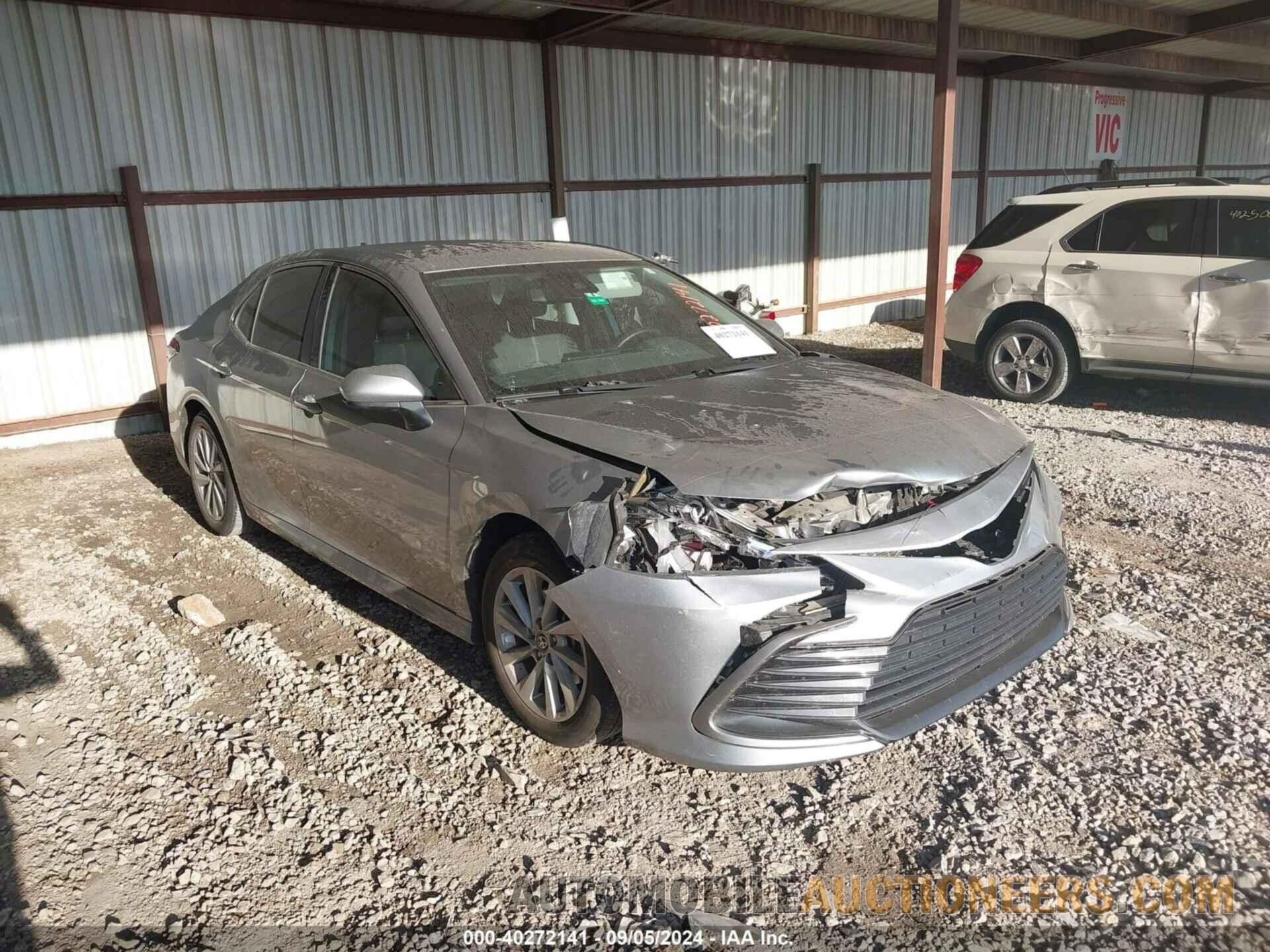 4T1C11AK7NU695279 TOYOTA CAMRY 2022