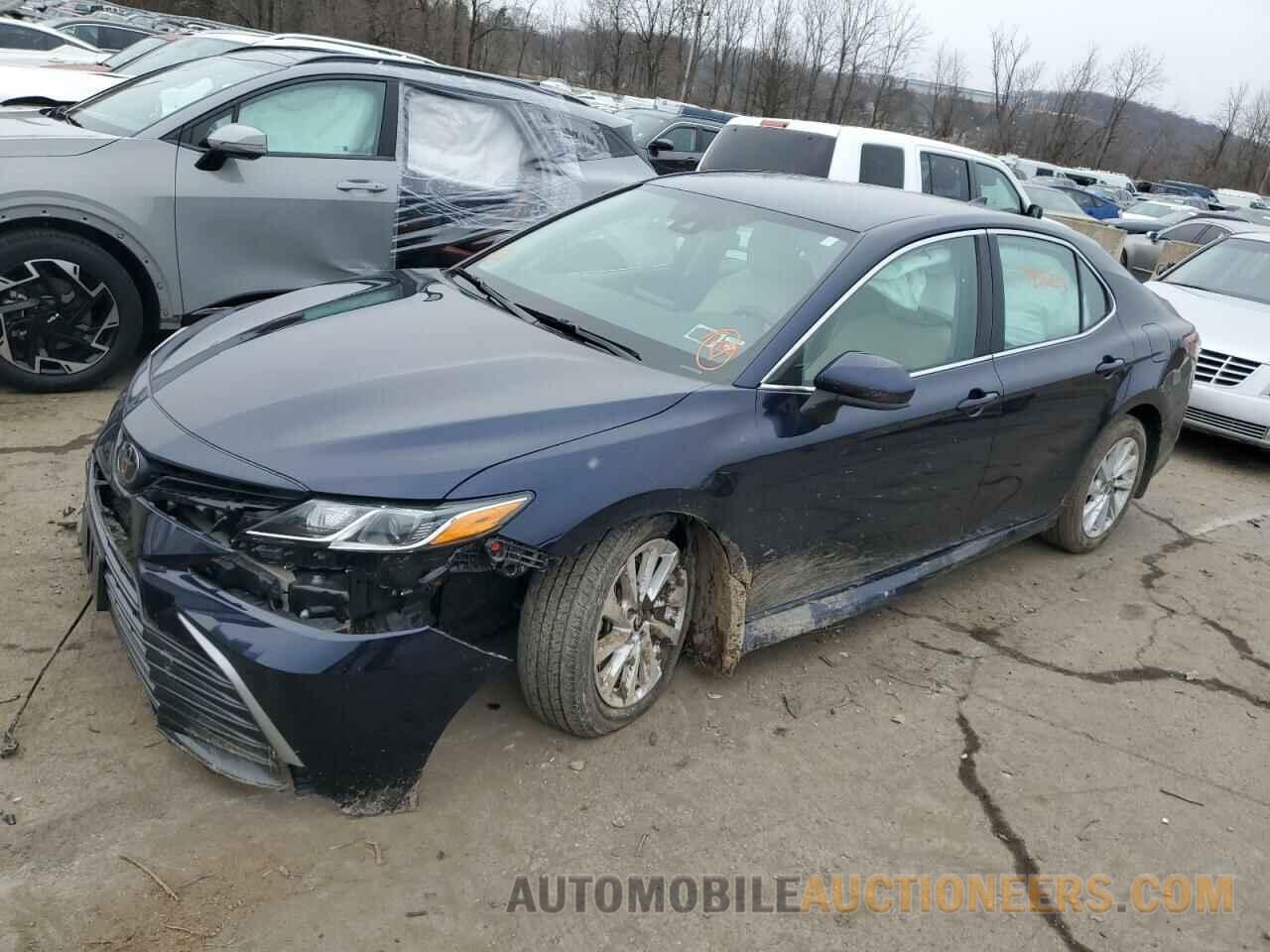 4T1C11AK7NU698831 TOYOTA CAMRY 2022