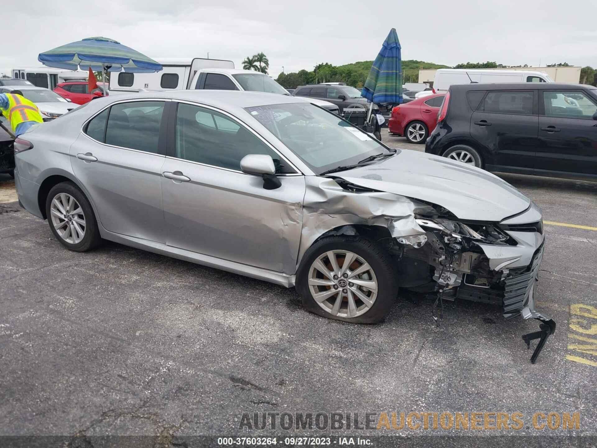 4T1C11AK7NU715160 TOYOTA CAMRY 2022