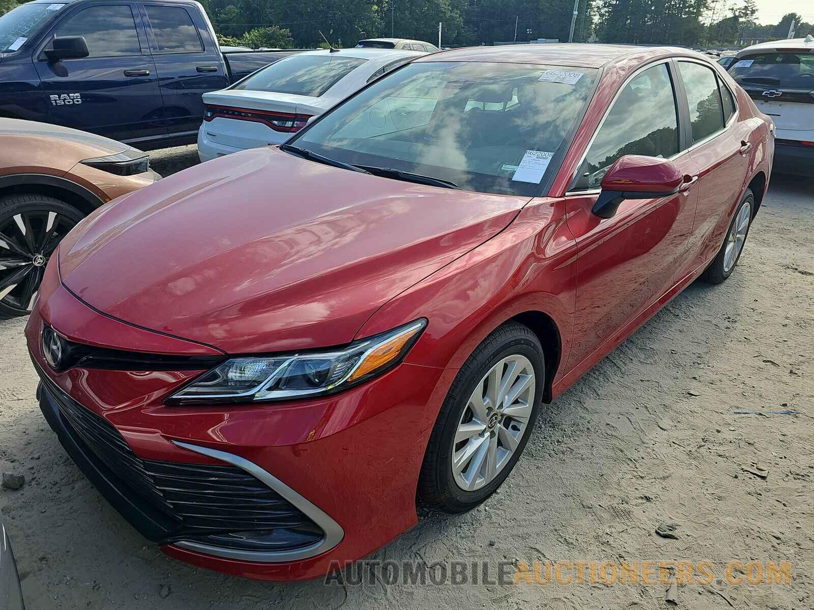 4T1C11AK7RU201556 Toyota Camry 2024