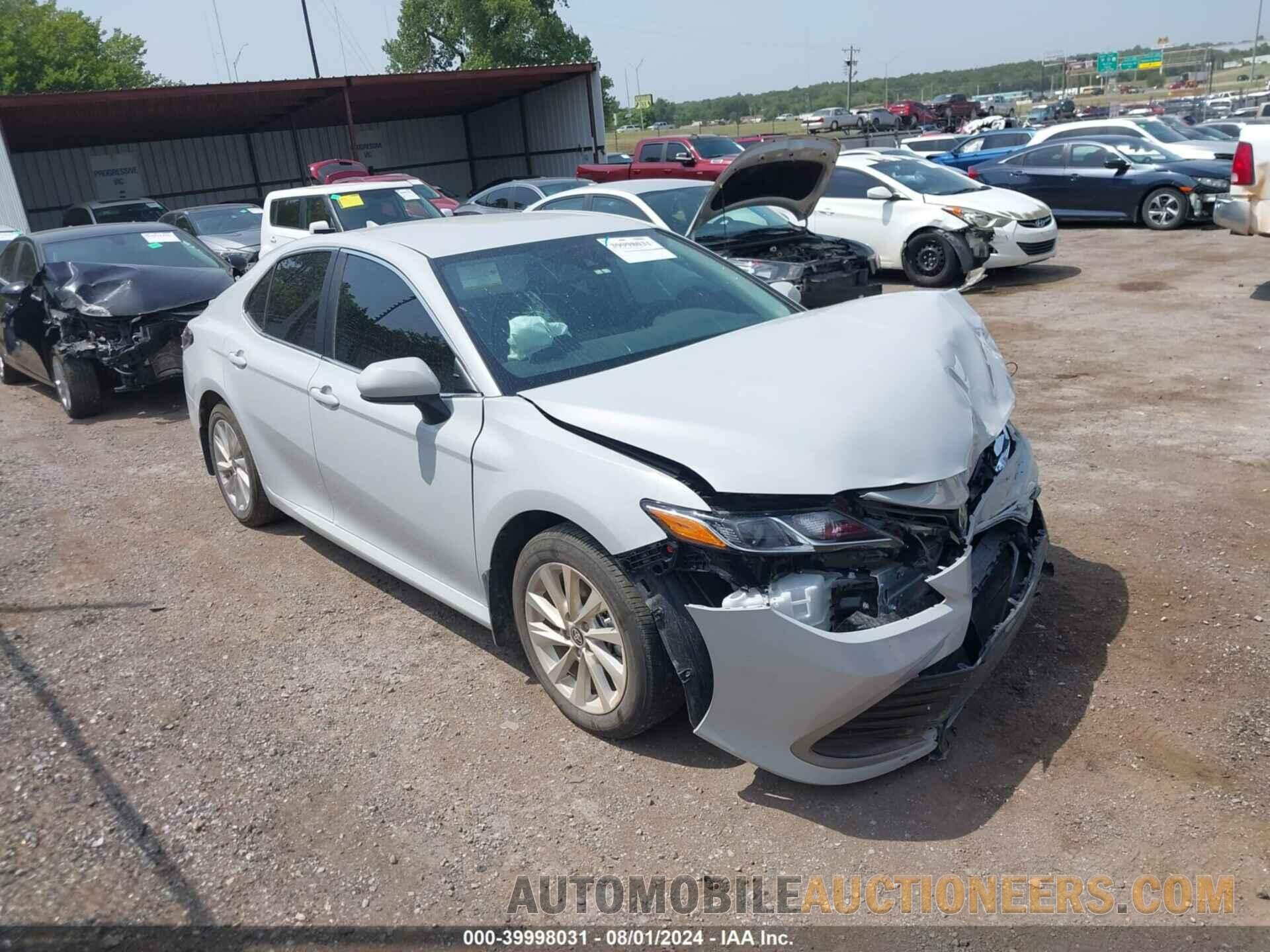 4T1C11AK7RU242155 TOYOTA CAMRY 2024