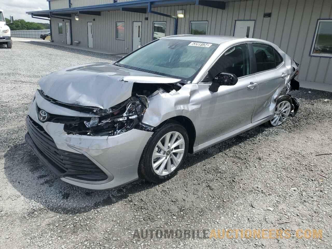 4T1C11AK7RU914070 TOYOTA CAMRY 2024