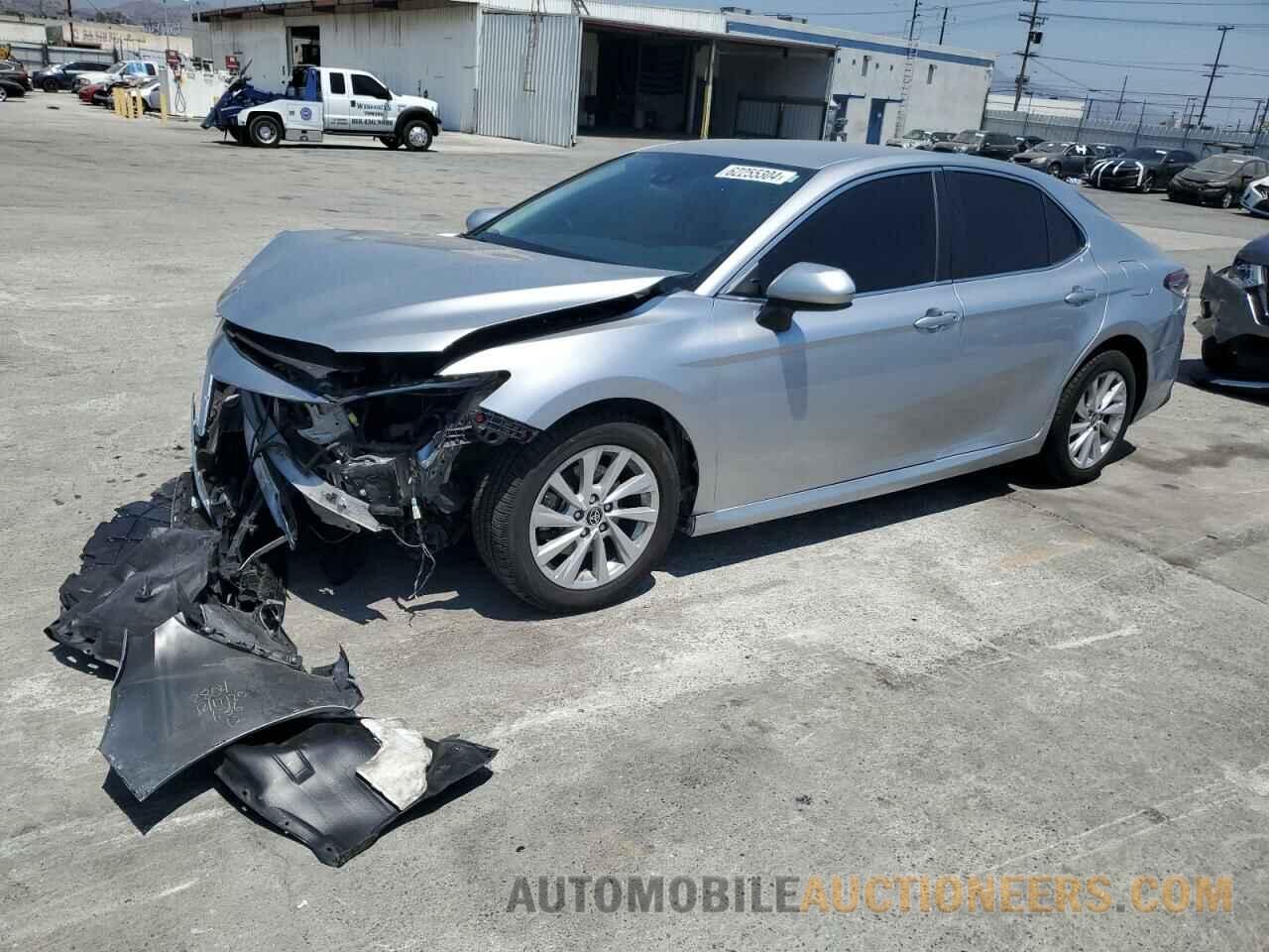 4T1C11AK8MU426125 TOYOTA CAMRY 2021