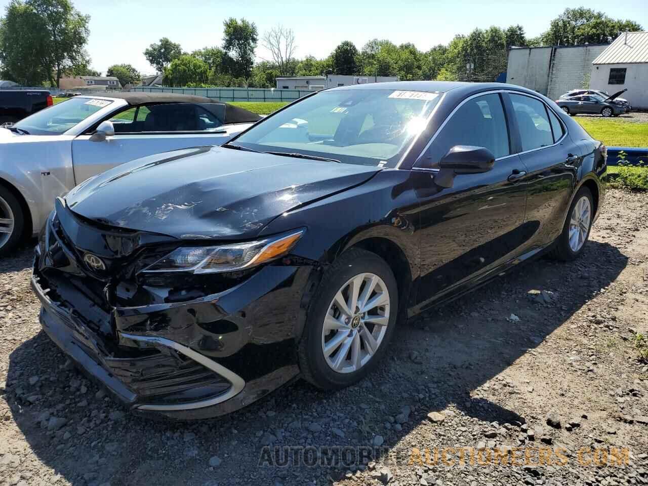 4T1C11AK8MU456757 TOYOTA CAMRY 2021