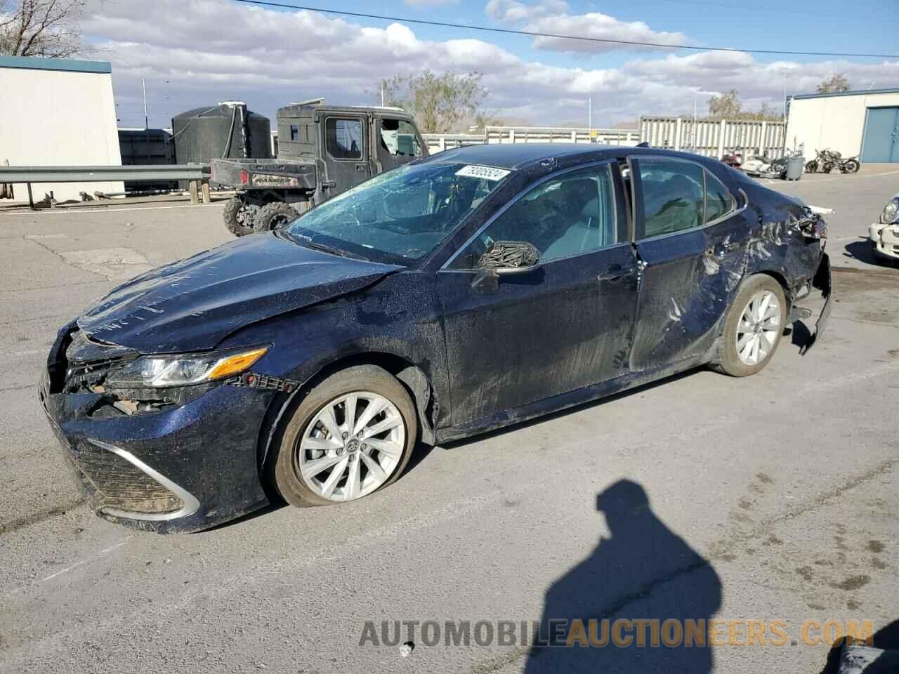 4T1C11AK8MU456774 TOYOTA CAMRY 2021