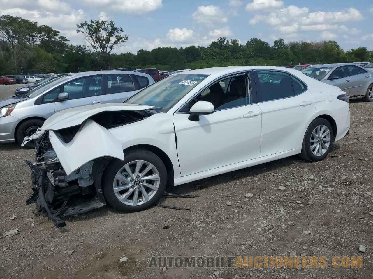 4T1C11AK8MU475468 TOYOTA CAMRY 2021