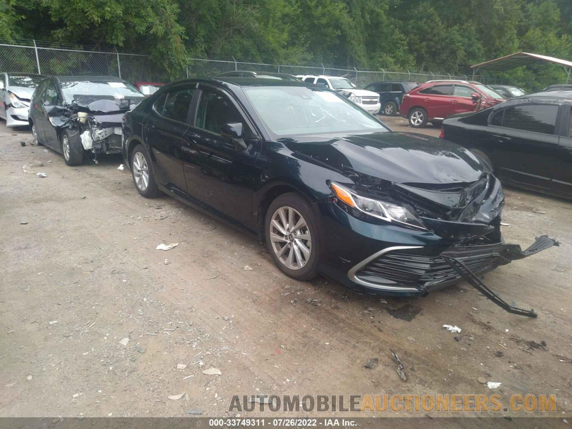 4T1C11AK8MU543526 TOYOTA CAMRY 2021