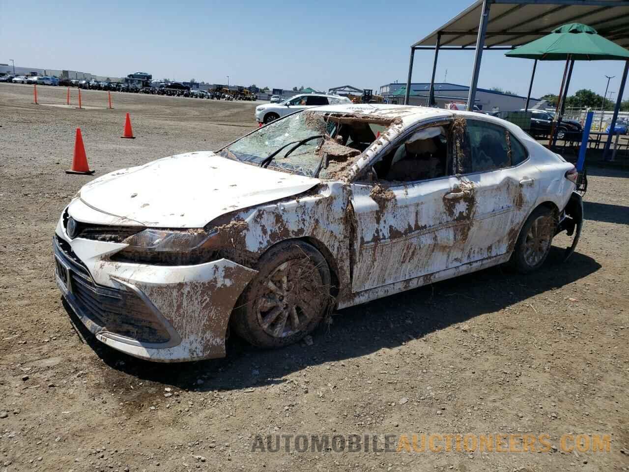 4T1C11AK8MU553361 TOYOTA CAMRY 2021