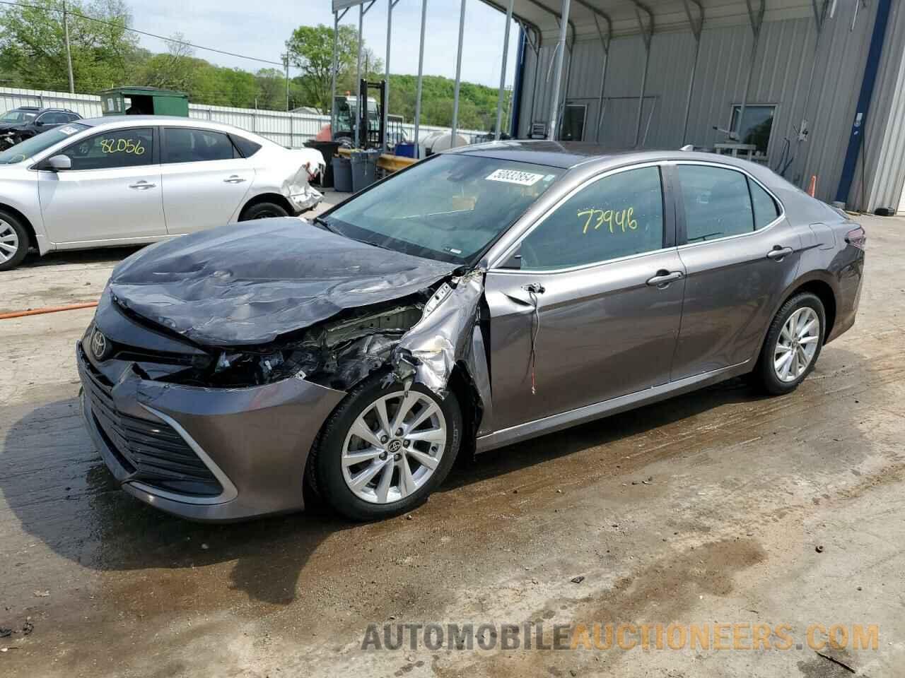 4T1C11AK8MU561489 TOYOTA CAMRY 2021