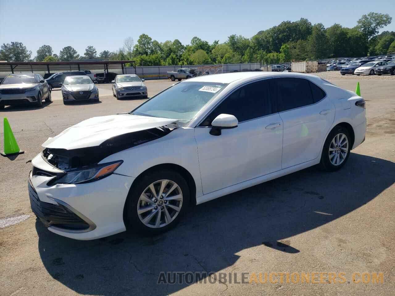 4T1C11AK8MU565591 TOYOTA CAMRY 2021