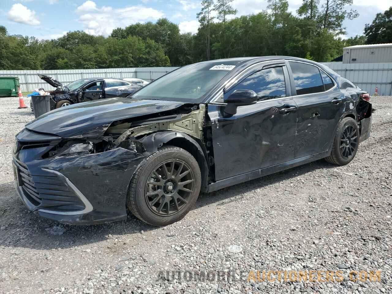 4T1C11AK8MU571584 TOYOTA CAMRY 2021