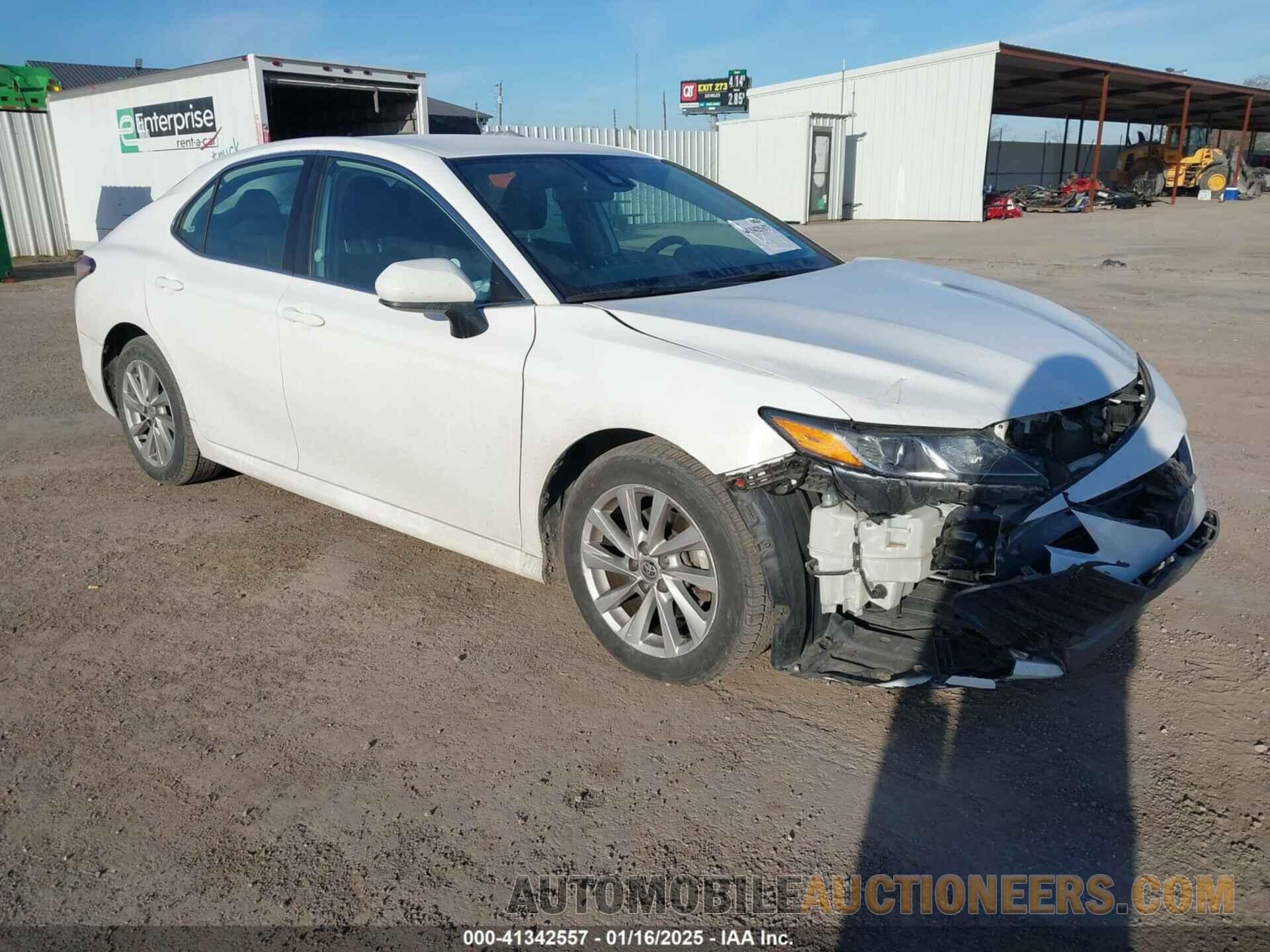 4T1C11AK8MU575649 TOYOTA CAMRY 2021