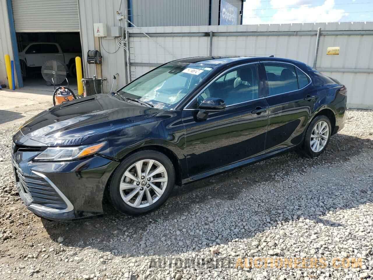 4T1C11AK8MU590183 TOYOTA CAMRY 2021