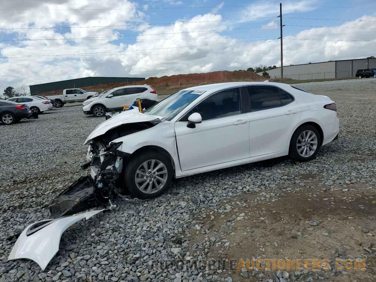 4T1C11AK8NU625418 TOYOTA CAMRY 2022